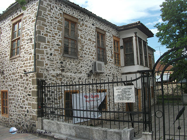 Korce, az első albán iskola, ma múzeum