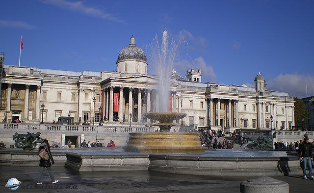 Trafalgar Square, a háttérben a Nemzeti Galéria London
