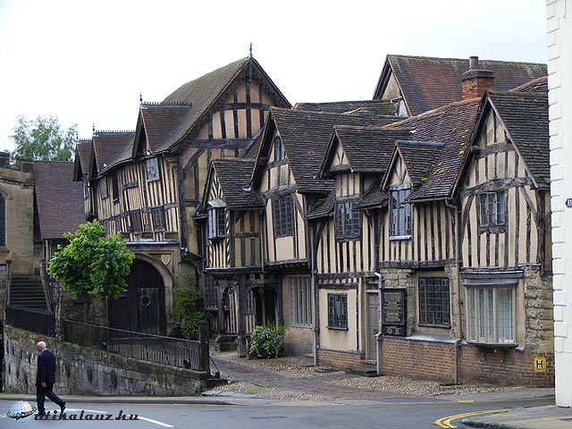 Warwick - fadongás házak