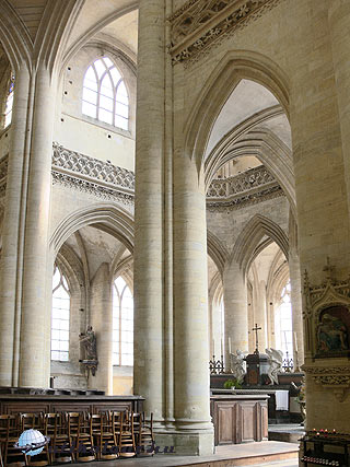 Coutances-Szent_Peter-templom belső