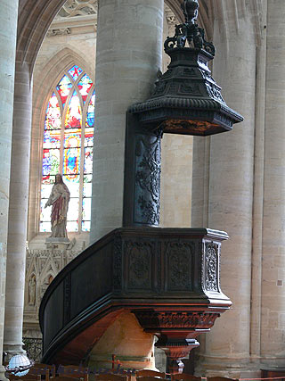 Coutances-Szent_Peter-templom szószék