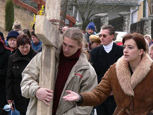 Cseszneki húsvéti keresztútjárás - 2008