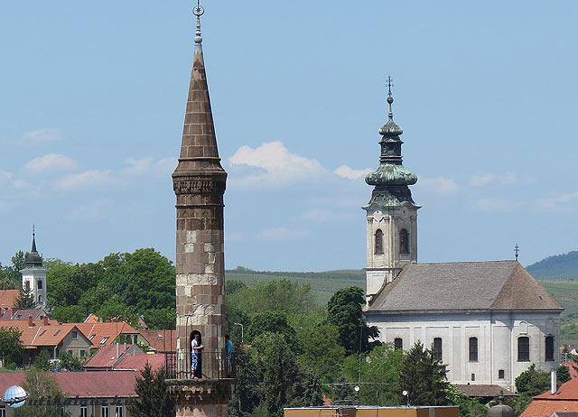 Kilátás az egri várból - a minaret és jobbról a Rác-templom 
