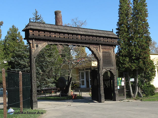 Szeged Füvészkert bejárat kapu