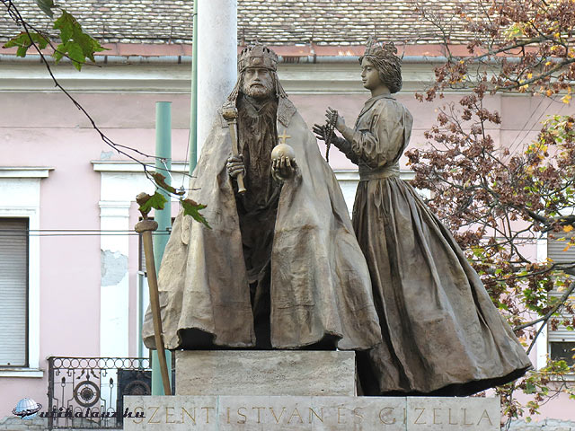 Szeged Széchenyi tér István és Gizella szobra