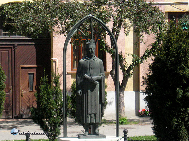 Szentgotthárd III.Béla szobor