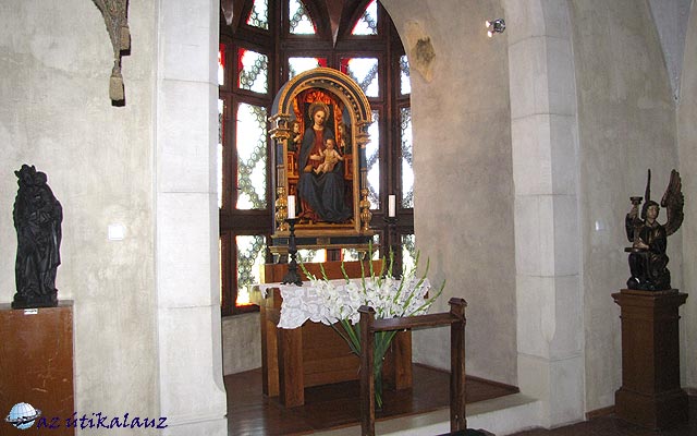 Ozora Pipo vár  kápolna oltár