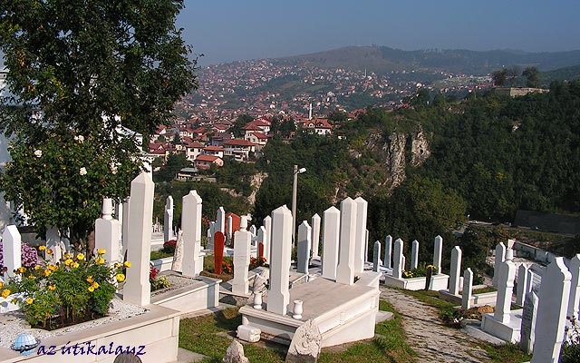 Szarajevó sírok, temetők a város melletti hegyoldalban