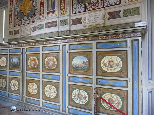 Vatikáni múzeumok A Clementino galéria szekrényei