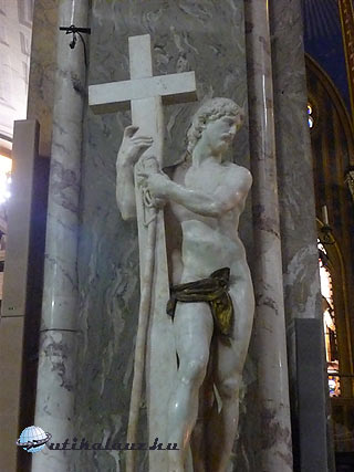 Santa Maria supra Minerva Kevesen ismerik Michelangelo alkotását