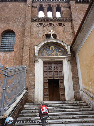 Santa Maria Aracoeli A Campodoglioról kevesebb lépcsőt kell mászni
