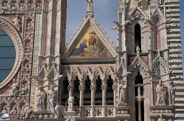 Siena, a dóm homlokzatának egy része