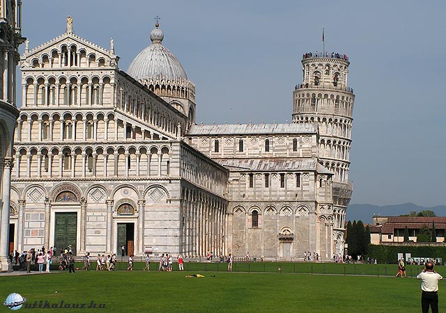 Pisa, a dóm és a campanile (ferde torony) 