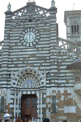 Prato St. Stephan Dóm bejárata