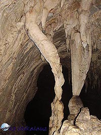 Mézgedi - mezigádi - barlang görbe cseppkő