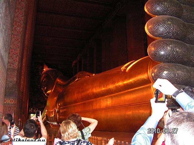 44 m-es fekvő Buddha, Bangkok legrégibb templomában