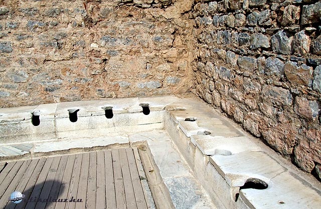 2000 éves illemhely Ephesos