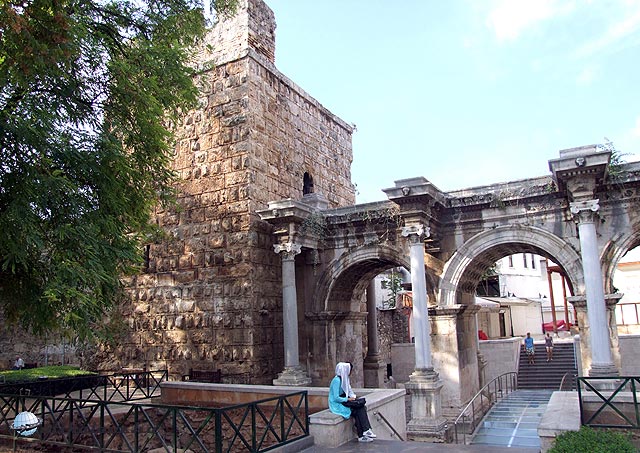 Hadrianus kapu Antalyában