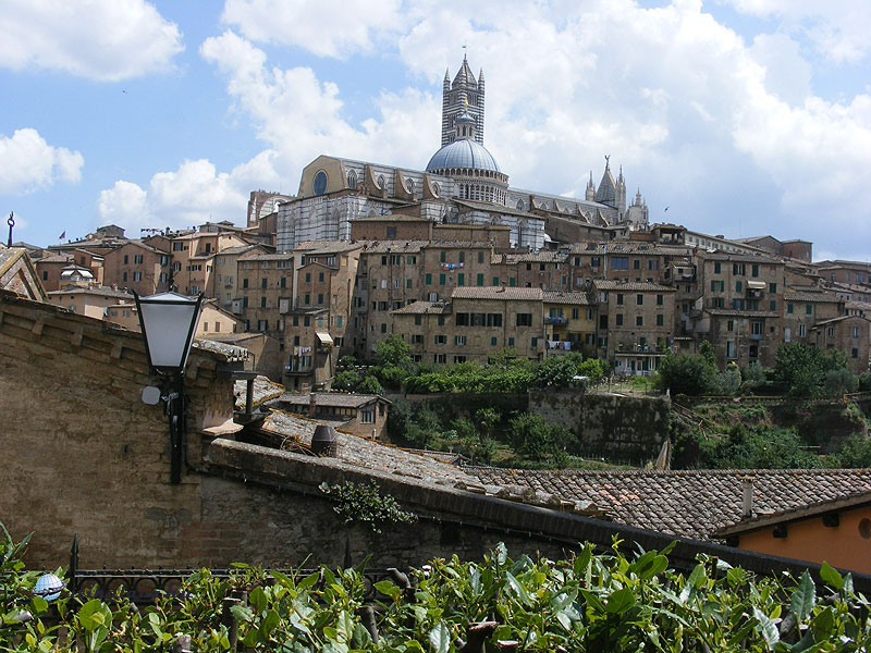 Siena - az óváros a Szt. Barbara erőd felől